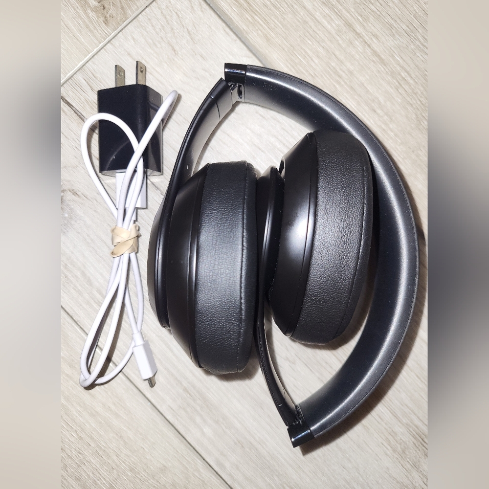 🎧 Beats by Dre Matt Black Studio3 Wireless Over-ear Headphones